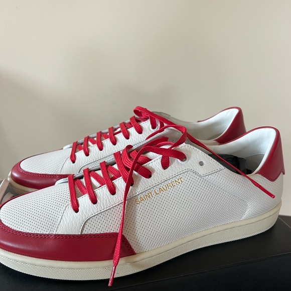 Saint Laurent men’s Court Classic Leather Low-Top Sneakers - Picture 13 of 14